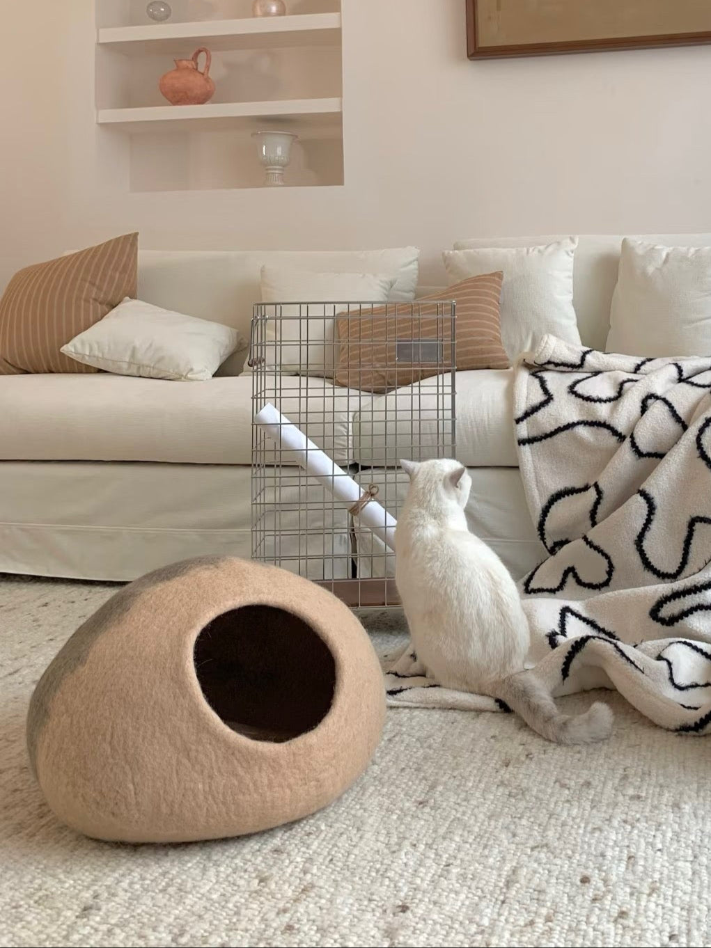 Chestnut Wool Handmade Cave Cat House