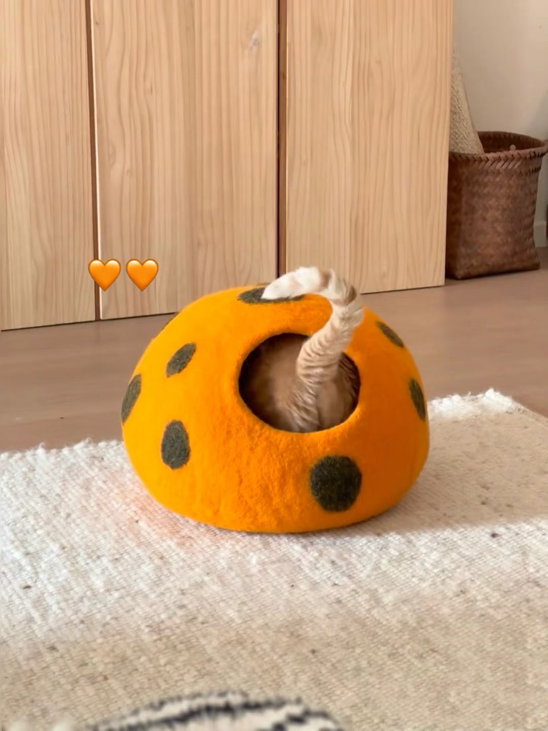 Pumpkin Wool Handmade Cave Cat House