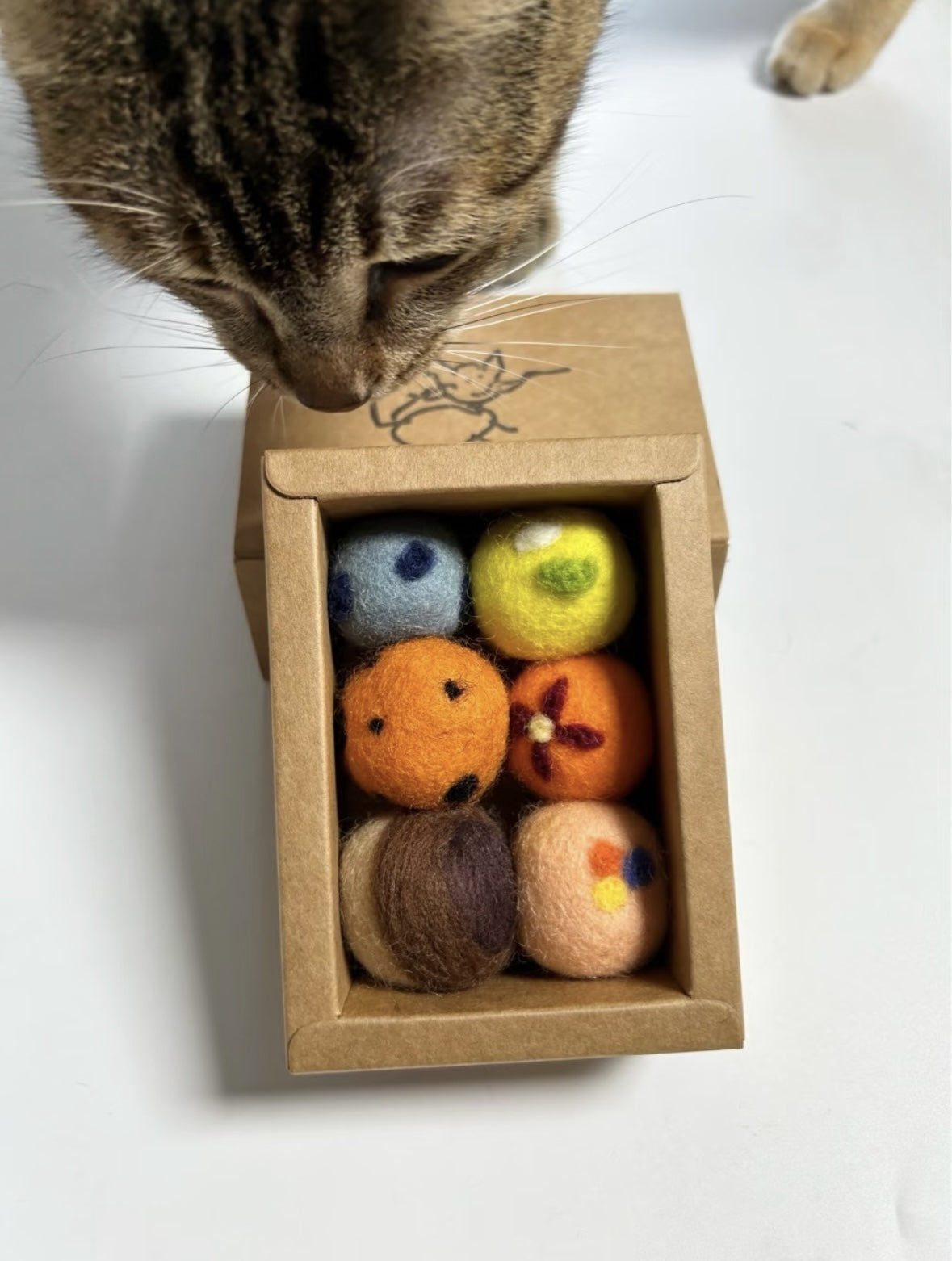 Six-Color Handmade Wool Pet Toy Balls