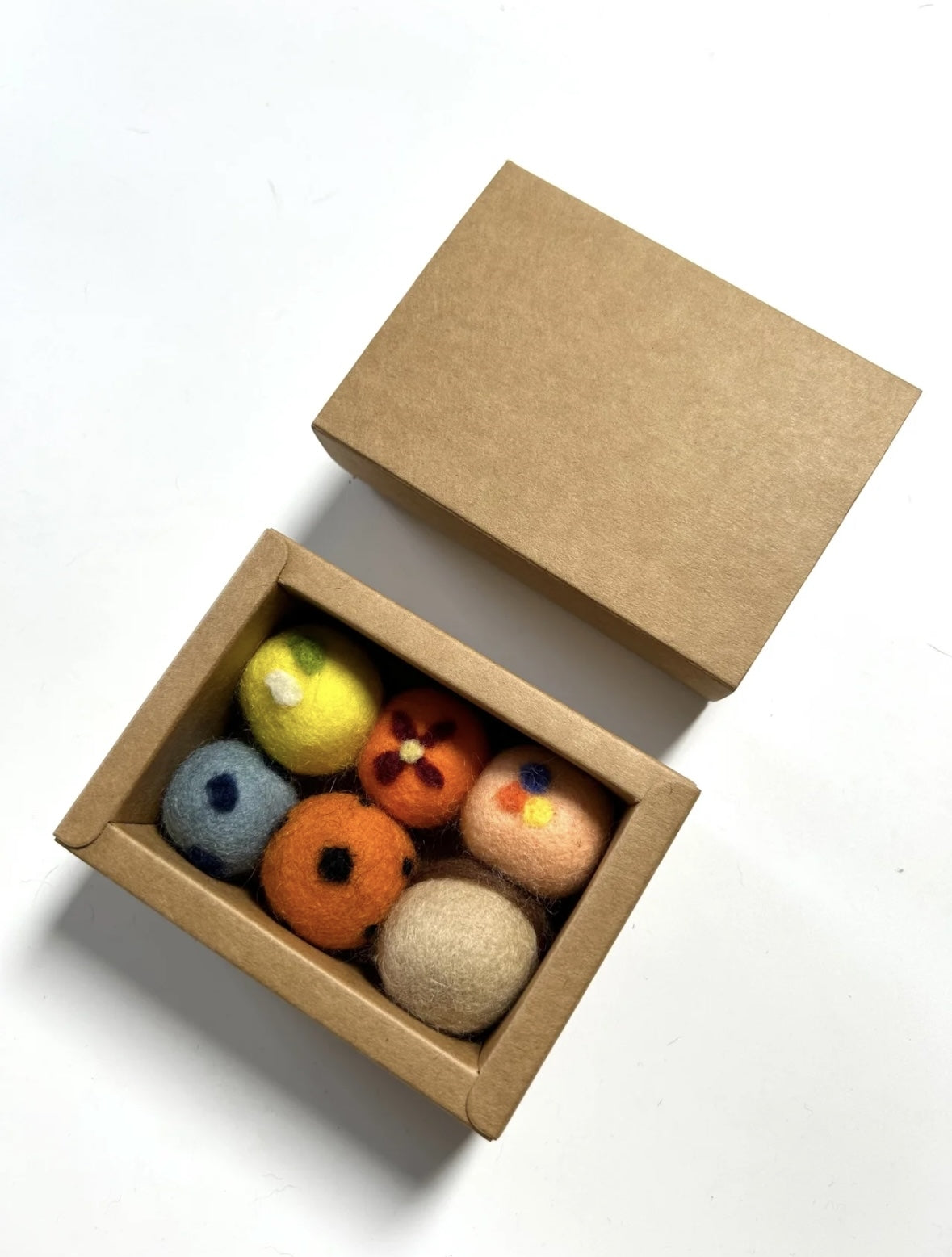 Six-Color Handmade Wool Pet Toy Balls