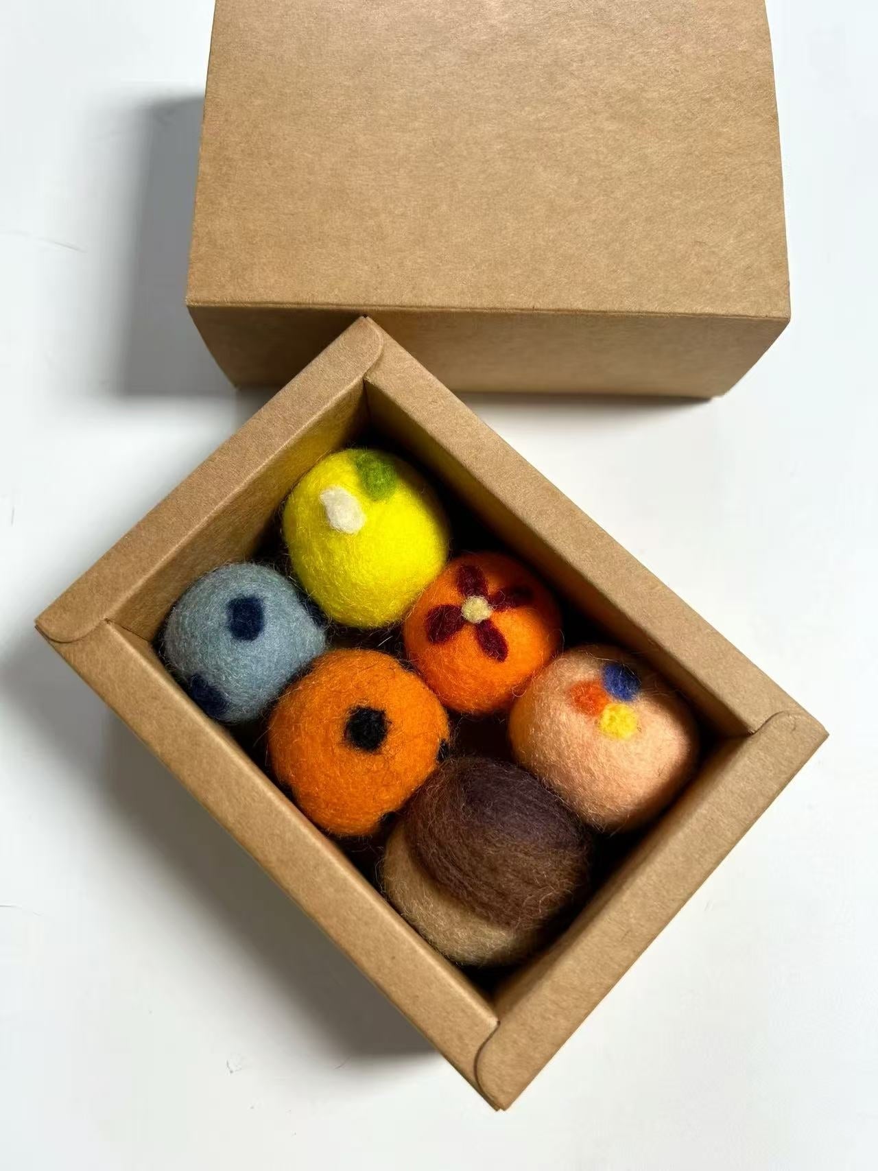 Six-Color Handmade Wool Pet Toy Balls