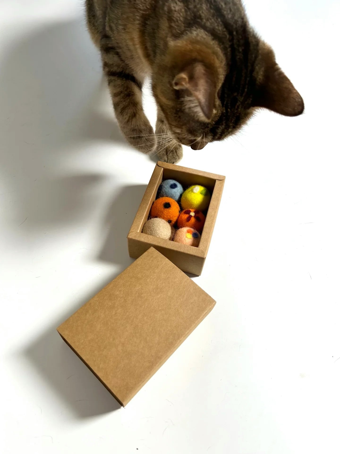 Six-Color Handmade Wool Pet Toy Balls
