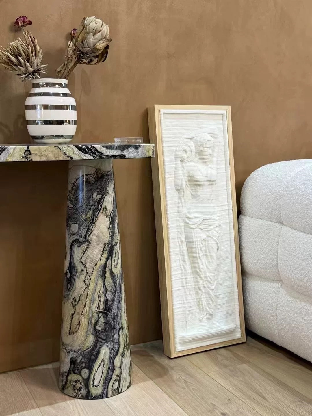 White Venus Relief Classical Sculpture Cat Scratcher