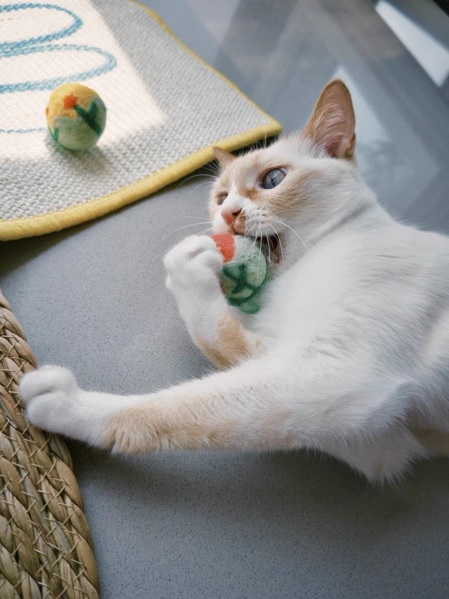 Three-Color Floral Handmade Wool Pet Toy Balls