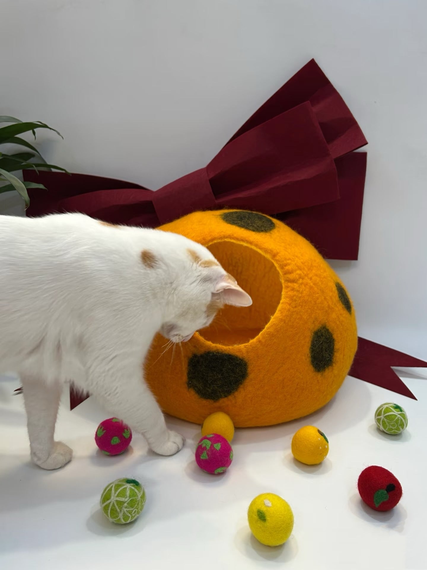 Pumpkin Wool Handmade Cave Cat House