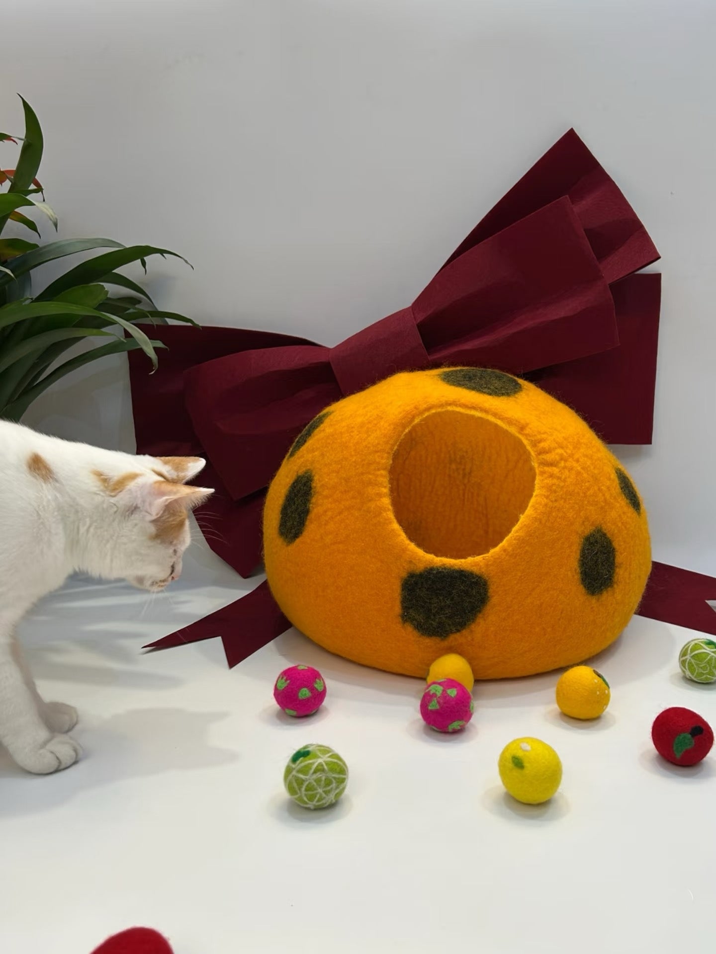 Pumpkin Wool Handmade Cave Cat House