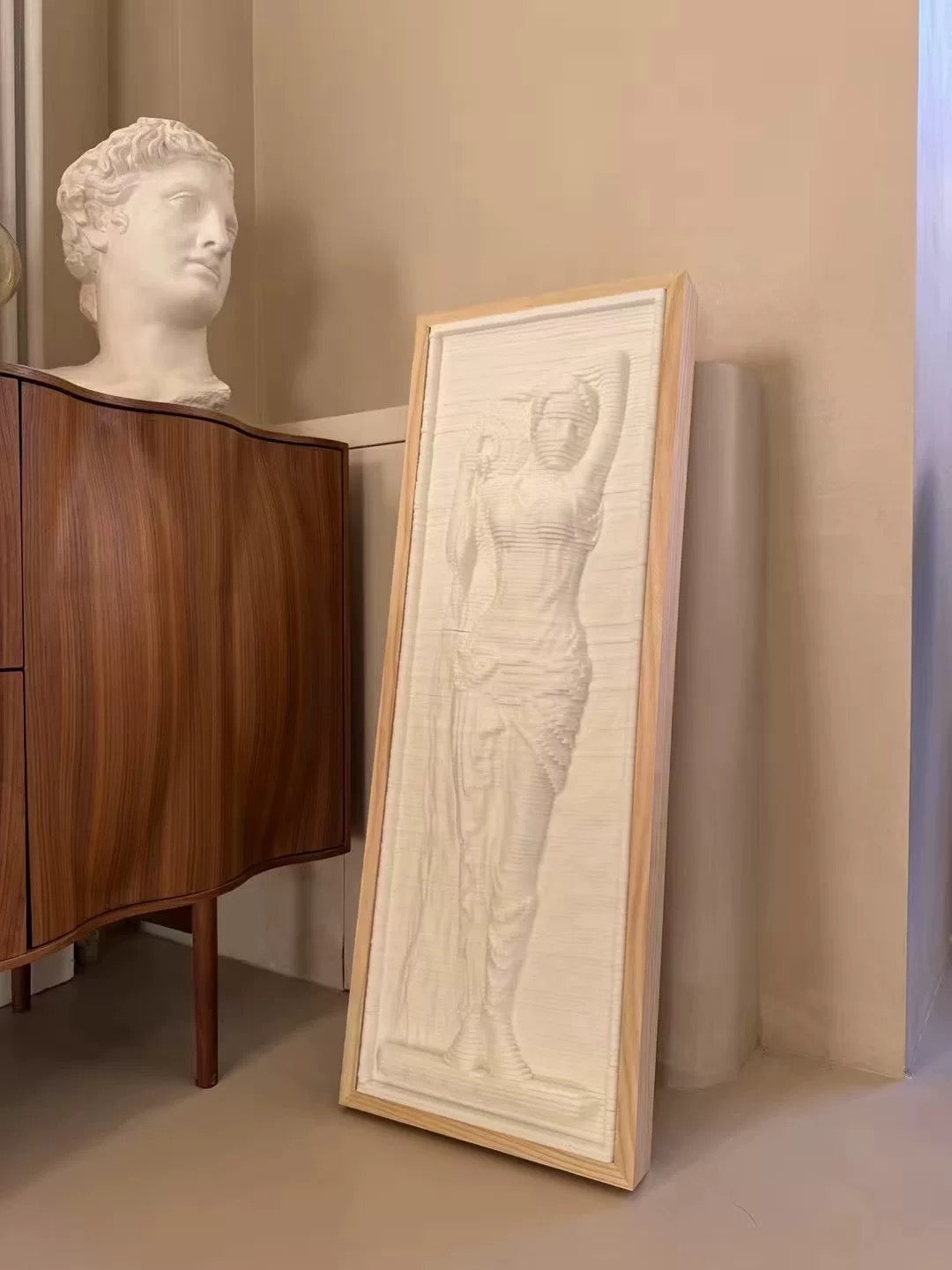 White Venus Relief Classical Sculpture Cat Scratcher